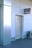 Medium_01　トイレ入口